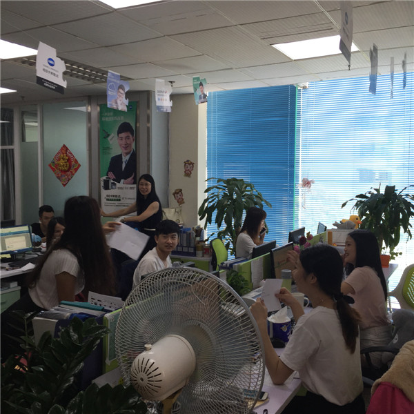 柯尼卡美能達(dá)復(fù)印機(jī)快印記錄科頤辦公不一樣的歡迎新同事瞬間