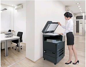  柯尼卡美能達(dá)復(fù)印機(jī)功能多，質(zhì)量也不錯，尤其是印品質(zhì)量很好。